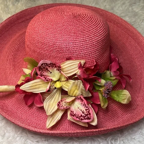 Eric Javits Strawberry Squishy hat - Picture 6 of 10